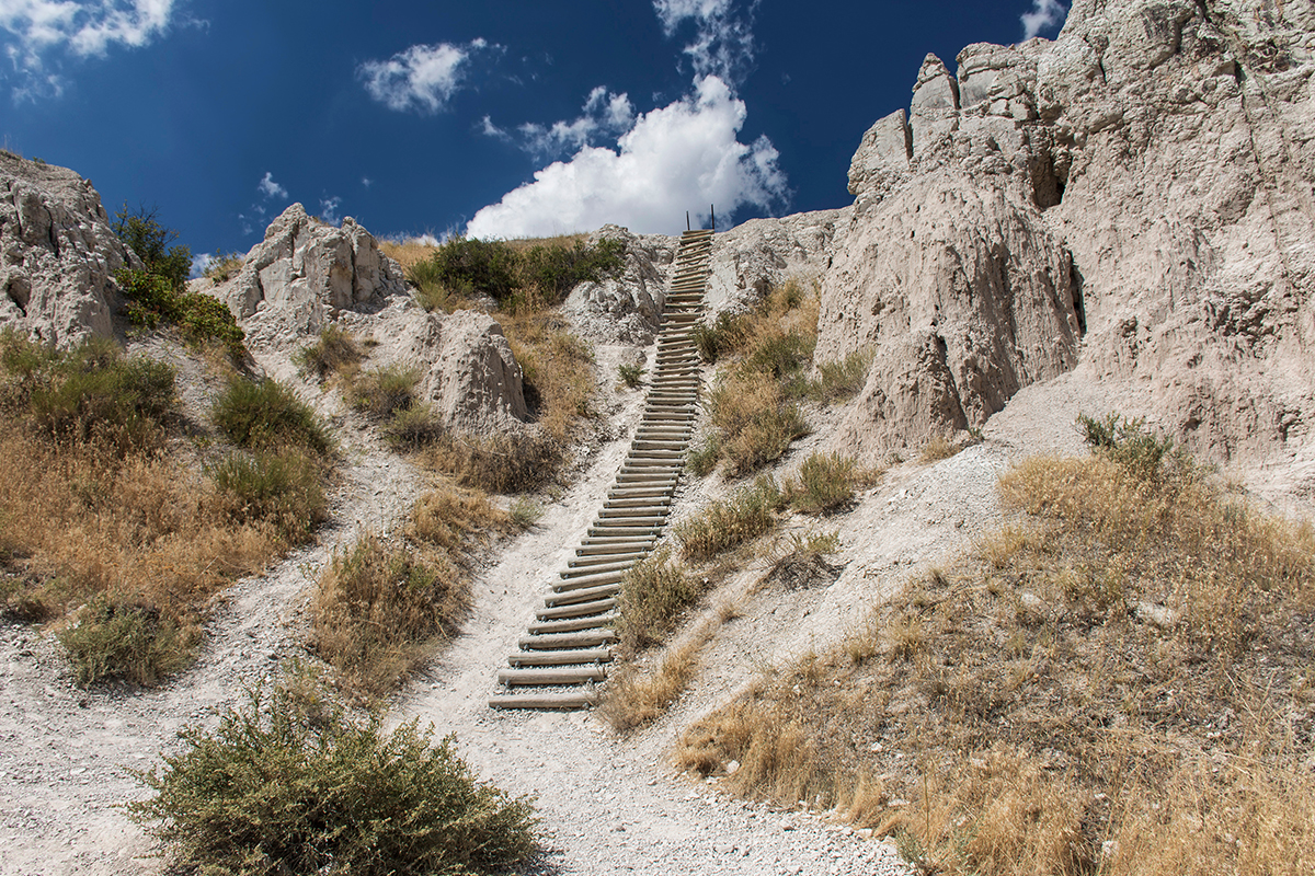 Best Hikes in Badlands National Park4