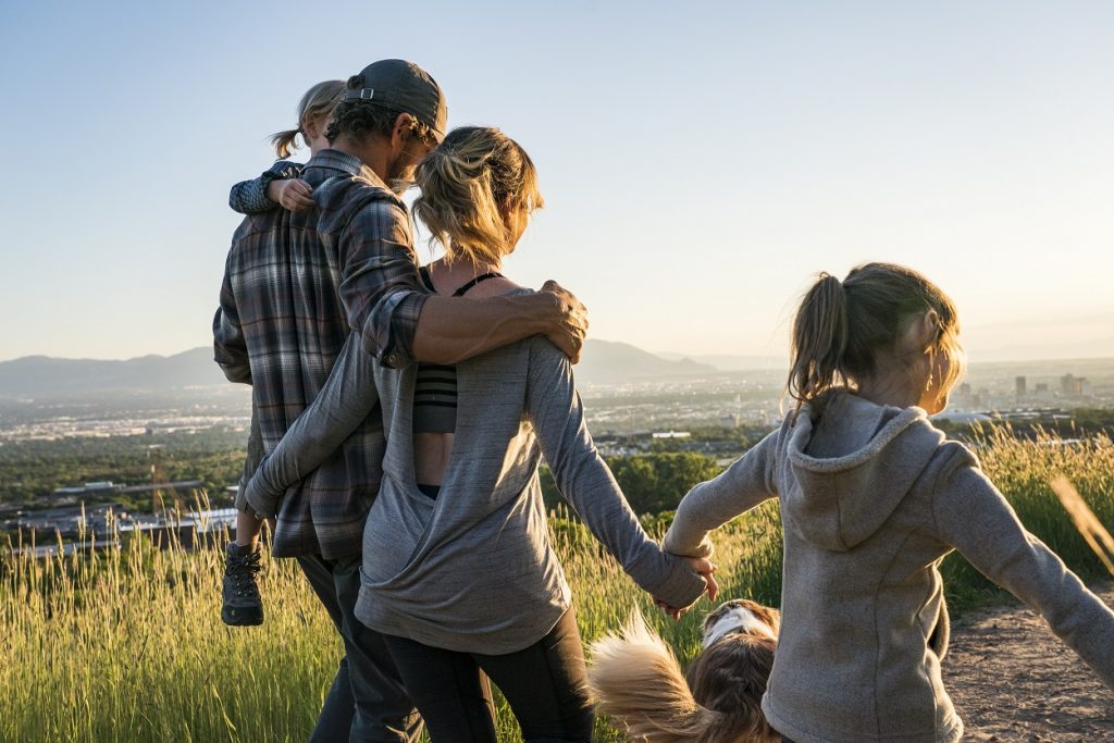5 Ultimate Adventure Families 1 5 Ultimate Adventure Families - A family wearing KUHL clothes