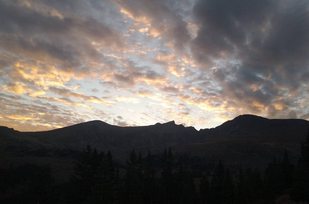 Sunrise MtBierstadt