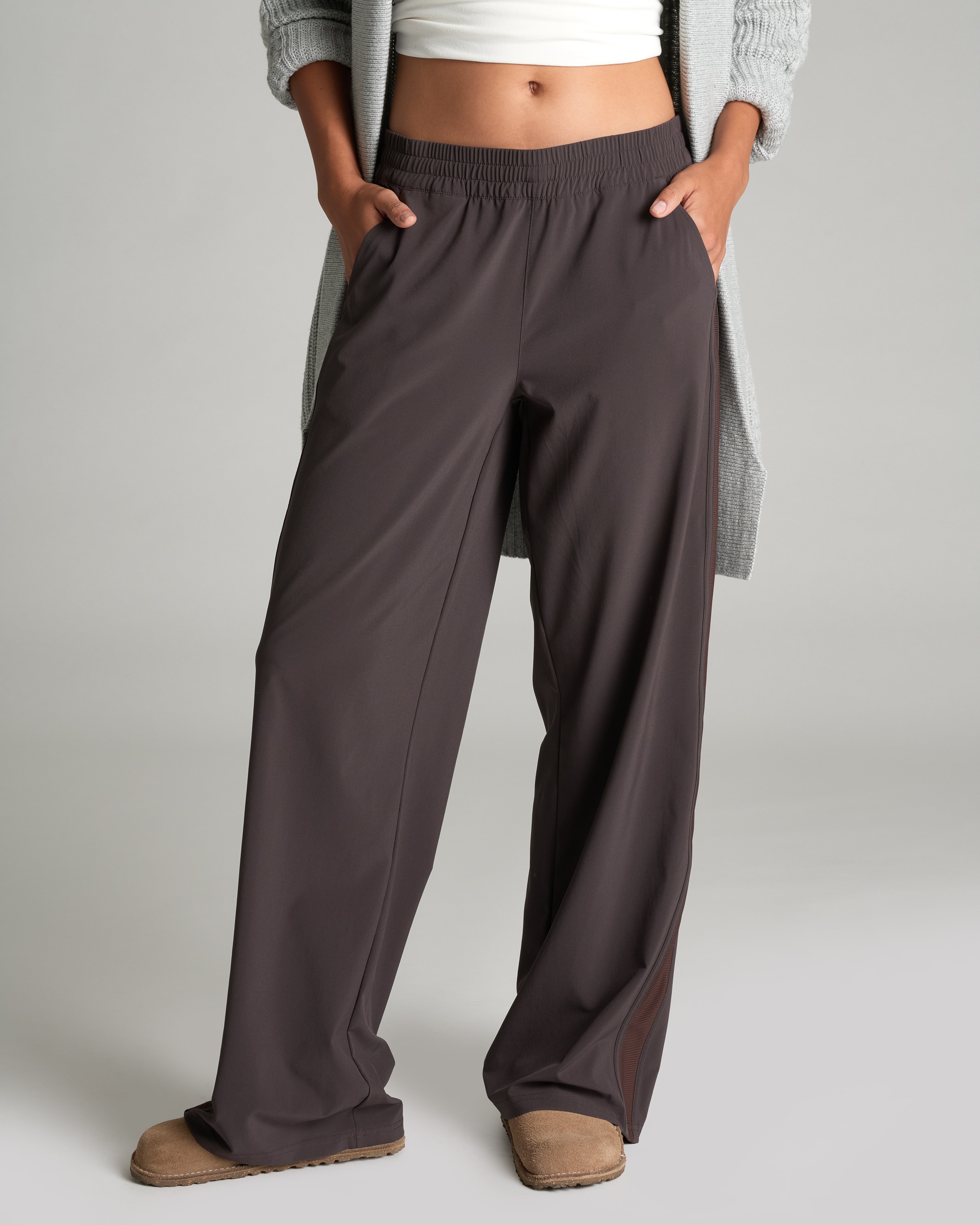 KUHL W's Vantage Wide Leg FRENCH ROAST Front